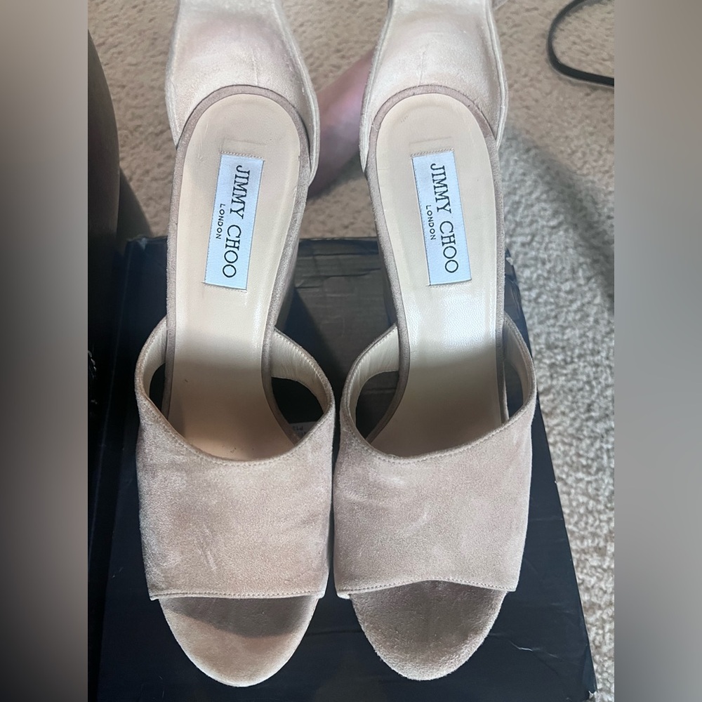 Jimmy Choo Tan Suede Wedge size 10 1/2
Worn 3 times - Picture 2 of 7
